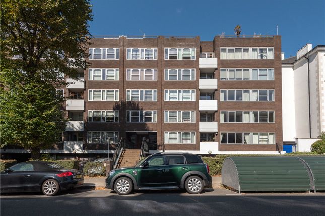 5, Straffan Lodge, London photo 2