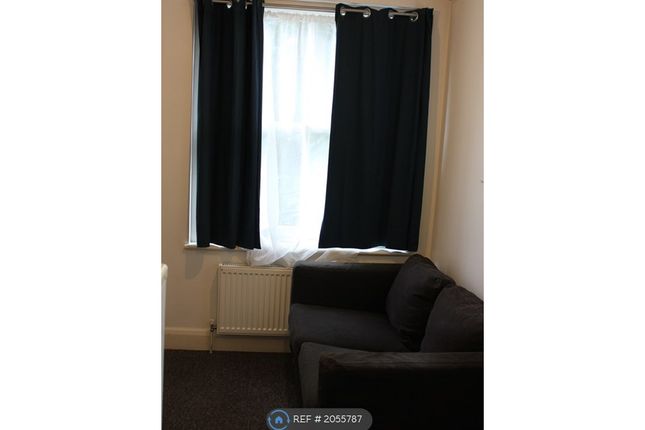 Room to rent in Clifton Road, Kingston Upon Thames