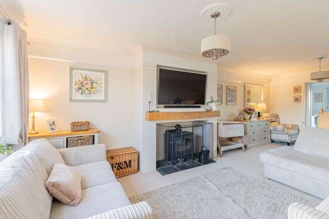 278 Point Clear Road, Clacton-On-Sea photo 3
