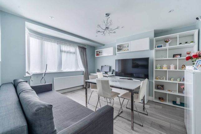 Flat for sale in Tolcarne Drive, Pinner