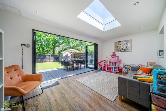 14, Verica Gardens, Tadley photo 2