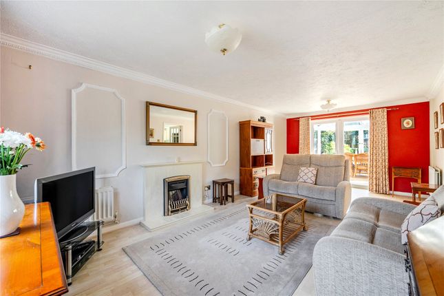 26, Sanger Drive, Surrey photo 2