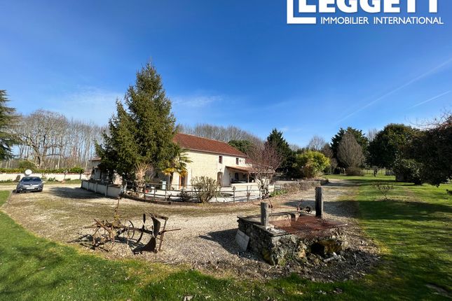 Villa for sale in Chillac, Charente, Nouvelle-Aquitaine