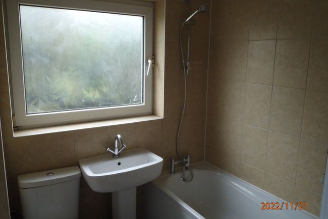 Bathroom/Shower W/C