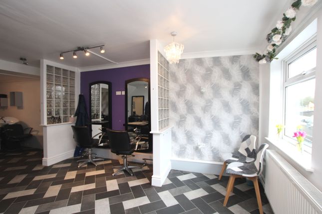 Retail Premises & Apartment, 22, Bridge Street, Lincoln photo 3