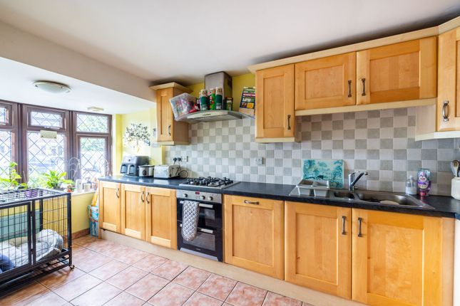 3A Harrow Road, Warlingham photo 2