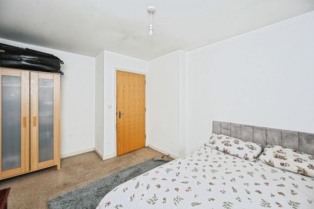 60, Rockford Gardens, Warrington photo 4