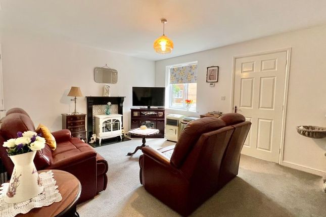 8, Poppyfield Way, Winterton photo 2