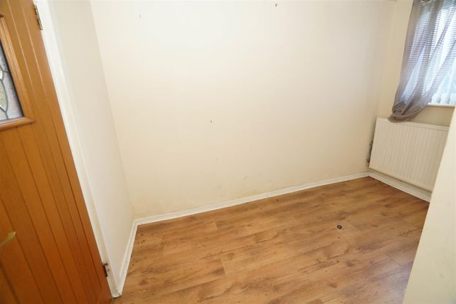 127, Vicarage Road, Bolton photo 4