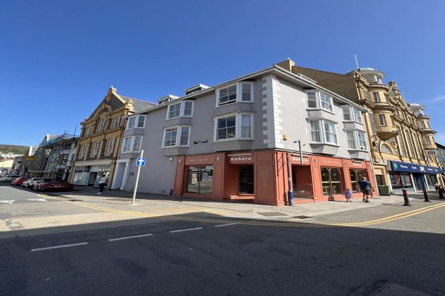 2-bed flat on Bath Street Aberystwyth, £900/mo