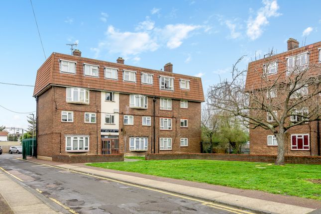 Thumbnail Flat to rent in Margaret Bondfield Avenue, Barking