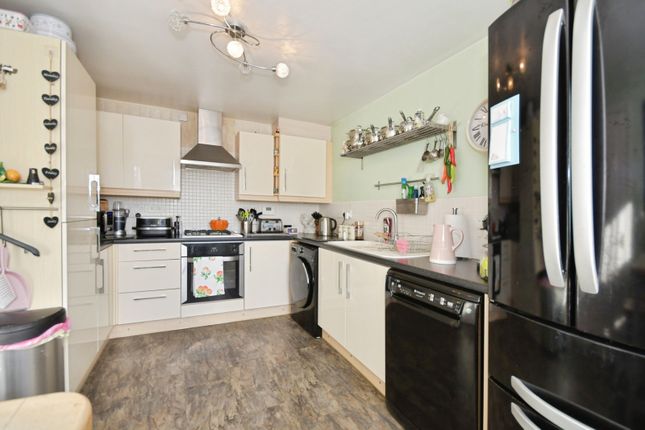 5, Sandringham Close, Derbyshire photo 2