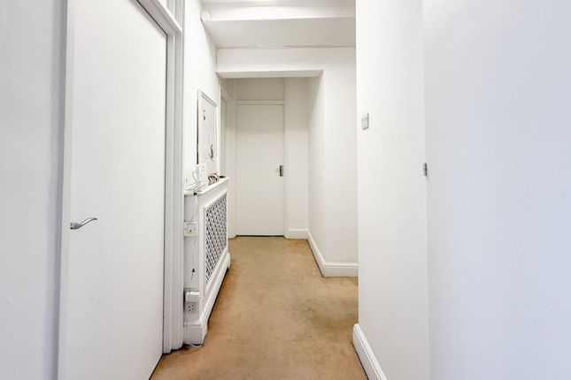 4rty.1, River Court, London photo 2