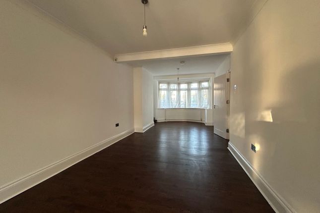 33, Medway Drive, Greenford photo 4