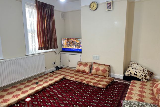 Maisonette for sale in Shrubbery Road, Southall