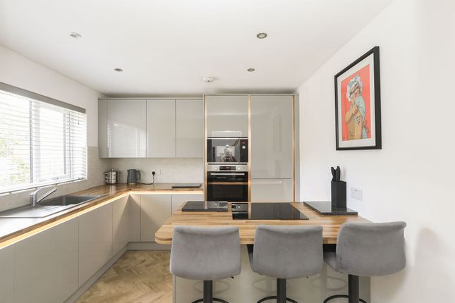 3 Waterthorpe Rise, Sheffield photo 2