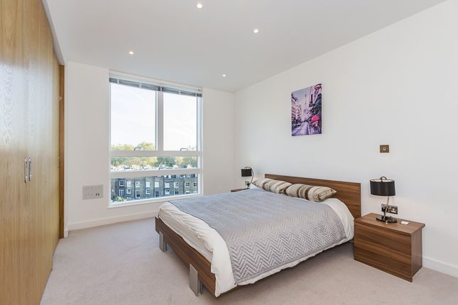 Flat for sale in 32, Holland Park Avenue, London
