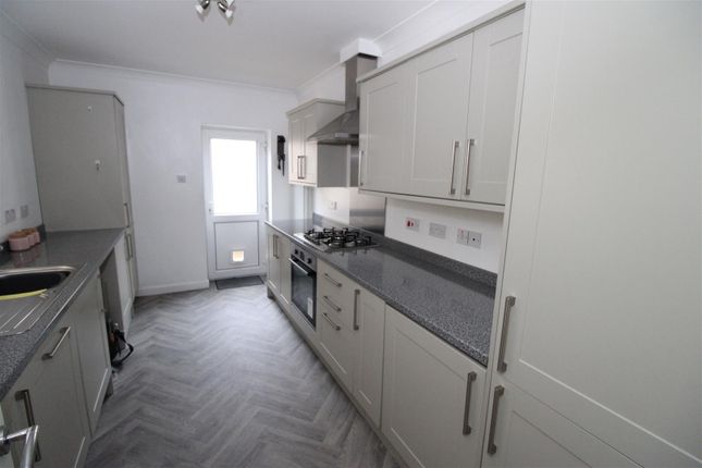 13, Commercial Street, Aberbargoed photo 2