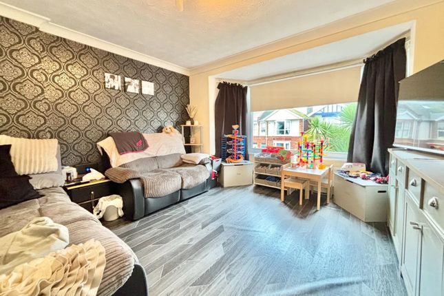 17, Elmsleigh Road, Paignton photo 2