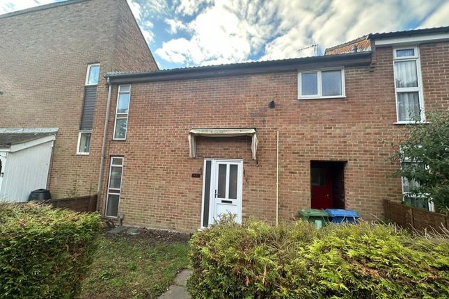 Terraced house to rent in Oldstead, Bracknell