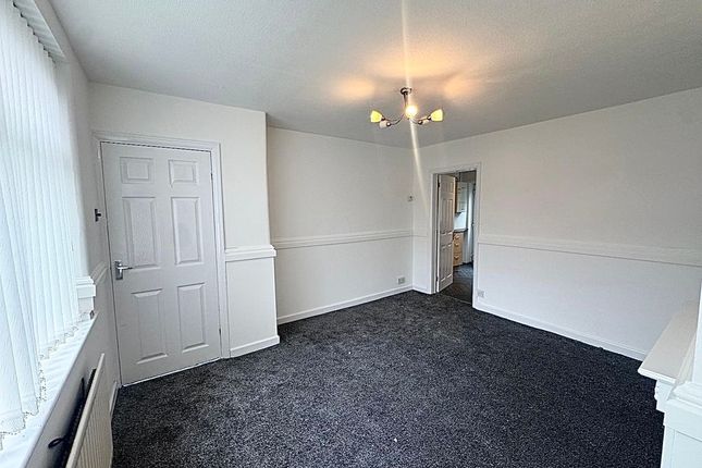78, Williams Crescent, Oldham photo 5