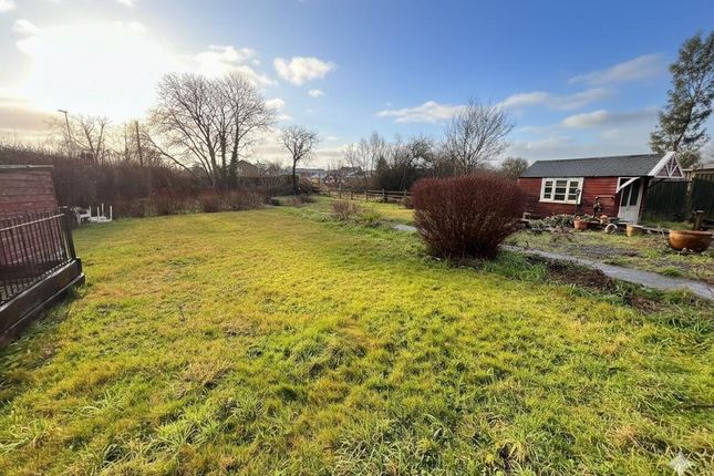 Sunningdale, Lodden, Gillingham photo 2