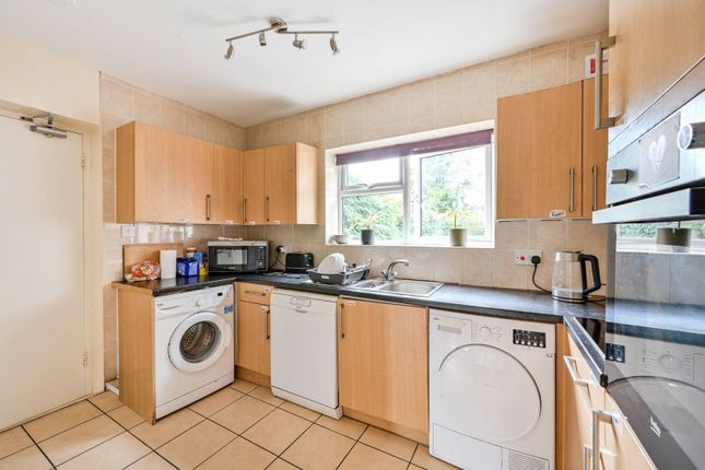 Fir Tree Road, Guildford photo 4