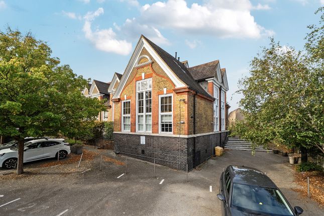 Flat 49, Schoolhouse Yard,, Bloomfield Road, London photo 3