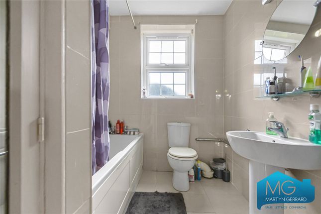 Flat for sale in Aylmer Road, East Finchley, London