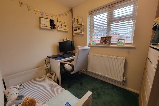 21, Chequers Rise, Great Blakenham, Ipswich, Suffolk, IP6  photo 3