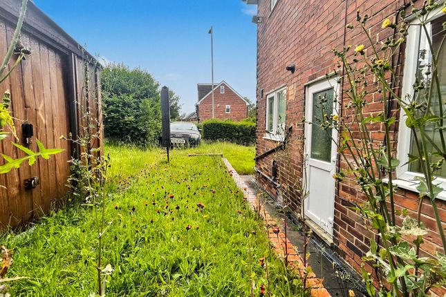 83 Carr Avenue, Manchester photo 4