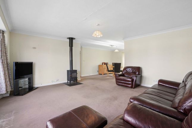 4 Walpole Close, Bicester photo 2
