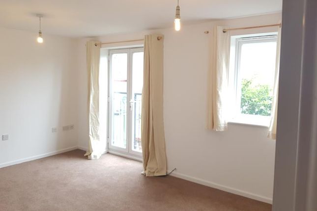 1 bed flat to rent in Bay Avenue, Bilston, West Midlands WV14