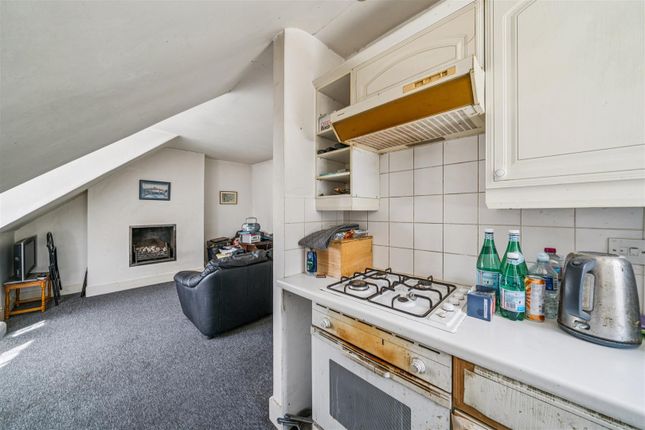 2C, Silver Crescent, London photo 4