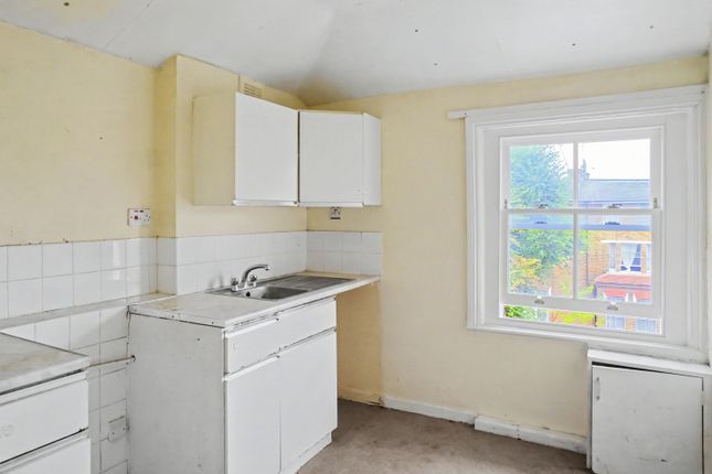 135c Coningham Road, London photo 4