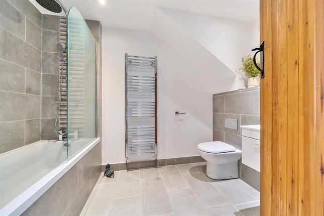 The Potato Barn - Bathroom.Jpg