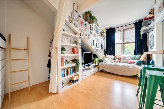 Flat 8, 56, Thicket Road, London photo 2