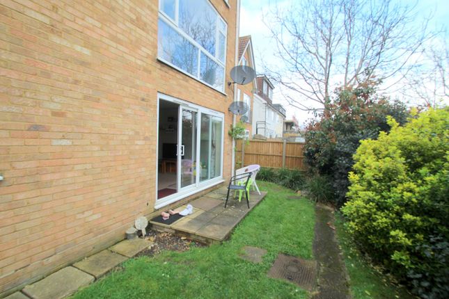 Flat for sale in Laleham Road, Staines-Upon-Thames