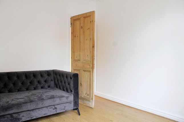 2, Anthony Street, Rothley, Leicestershire  photo 2