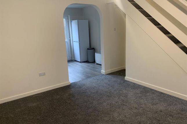 10, Albert Court, Buxton photo 3