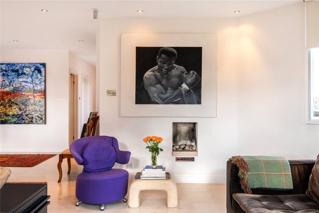 Flat for sale in Manor House, Marylebone, London