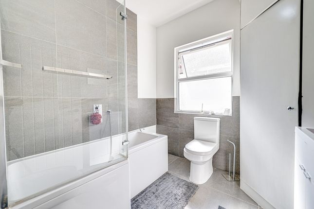 Room 2 160, Bournemouth Park Road, Southend on Sea photo 3