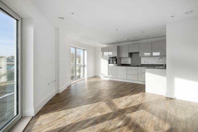 Flat 168, Austen House, Guildford photo 4