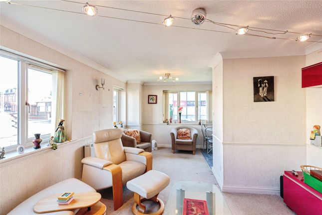 Flat 11, Courtfields, 121, Hornby Road, Lancashire photo 4
