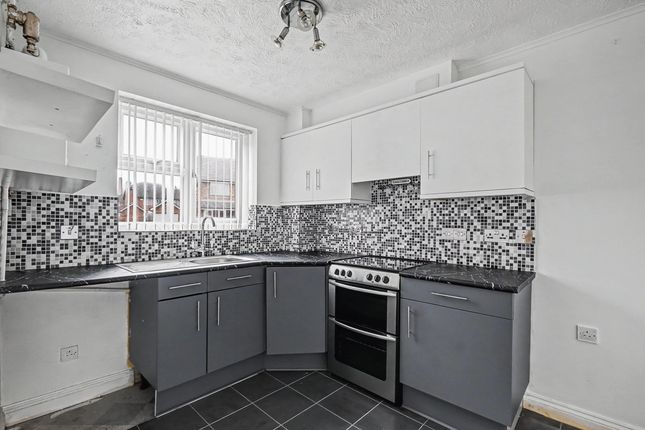 24, Gregory Close, Sittingbourne photo 3