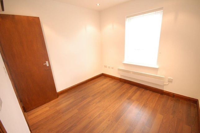 Thumbnail Flat to rent in Elm Park Road, Reading