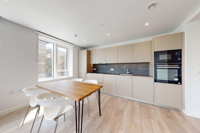 Thumbnail Flat to rent in 52, New Kent Road, London