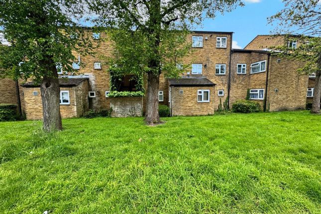 Thumbnail Flat for sale in Cobden Close, Uxbridge, Middlesex