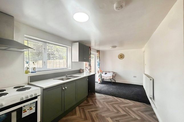 Flat B, 1, Acacia Road, South Yorkshire photo 2