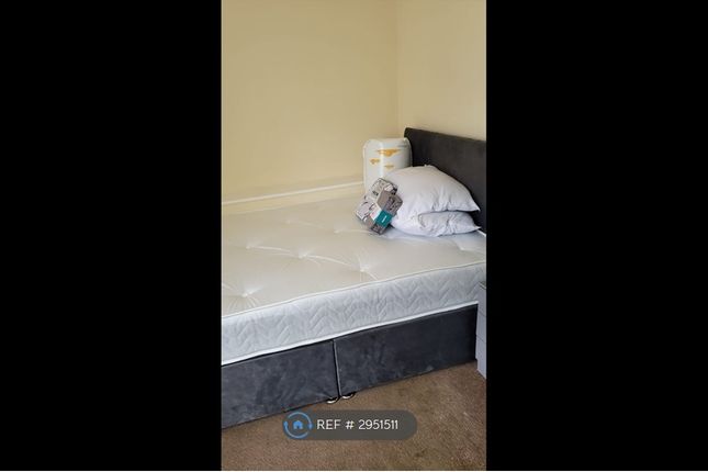 3-bed house on Devonshire St, Accrington, £100/mo